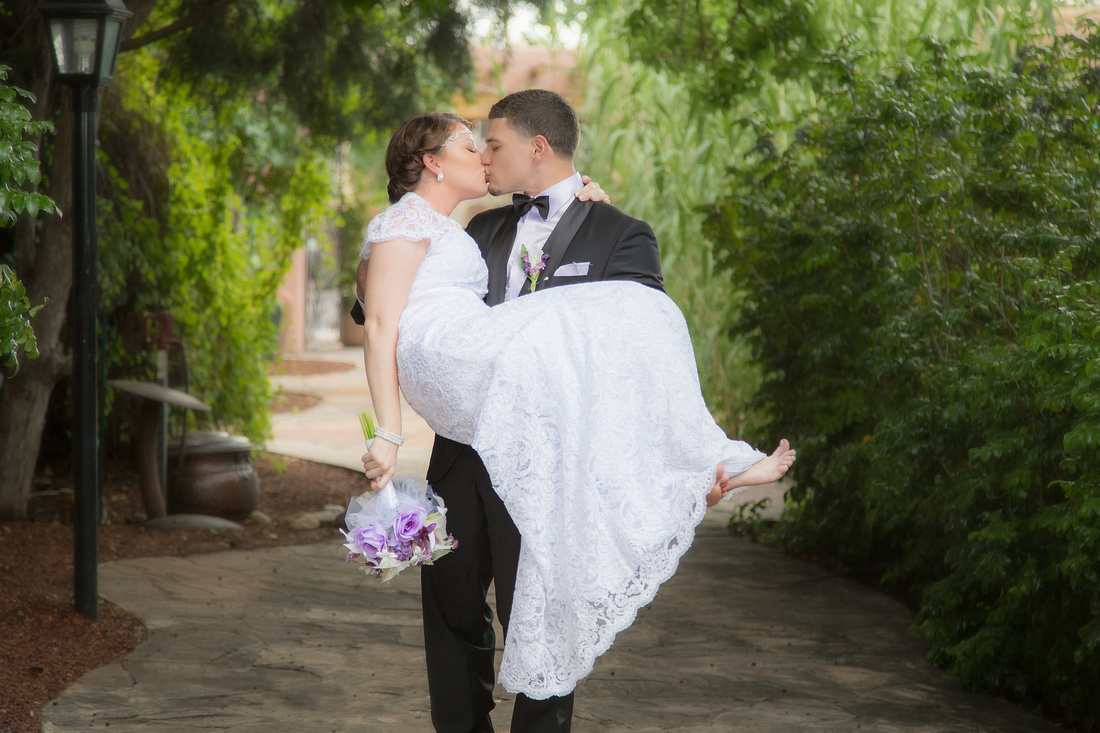 Armstrong Photography - Providing Professional Wedding and Engagement Photography Services for Albuquerque and Los Lunas New Mexico. 